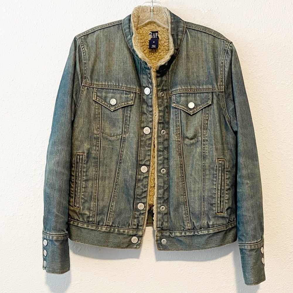 VINTAGE Oversized Sherpa Lined Denim Jacket Woman’s M